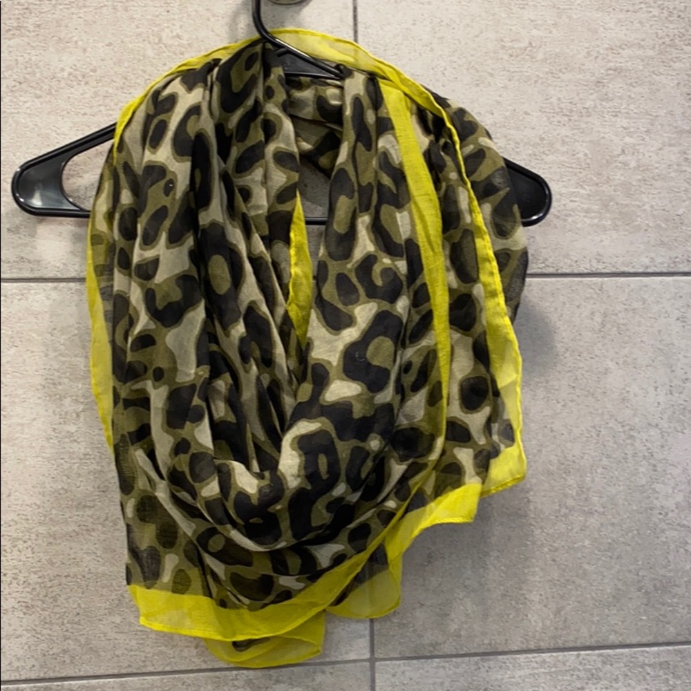 Green leopard print scarf